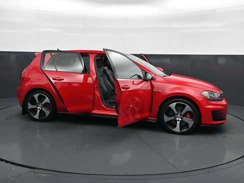 Used 2017 Volkswagen GTI SE FWD image 32