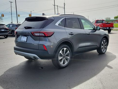 Certified 2023 Ford Escape Platinum AWD/4WD image 3