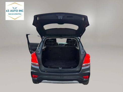 Used 2017 Chevrolet Trax LT w/ LT Convenience Package image 26