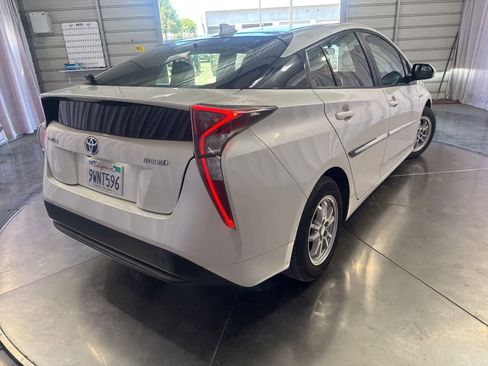 Used 2016 Toyota Prius Three FWD image 5