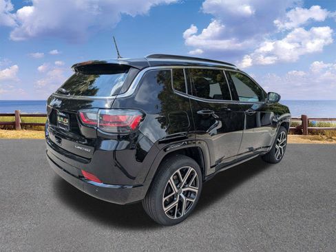 Certified 2025 Jeep Compass Limited w/ Elite Group AWD/4WD image 8