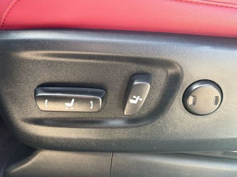 Used 2023 Lexus GX 460 Premium w/ Premium Package image 36