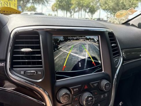 Used 2019 Honda CR-V Touring image 25