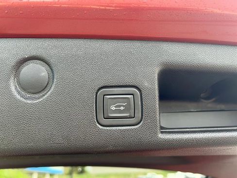 Used 2020 Chevrolet Equinox LT image 17