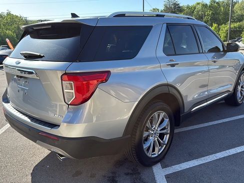 Used 2021 Ford Explorer Limited w/ Equipment Group 301A AWD/4WD image 7