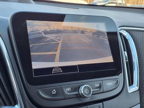 Used 2021 Chevrolet Malibu LT w/ Redline Edition image 9