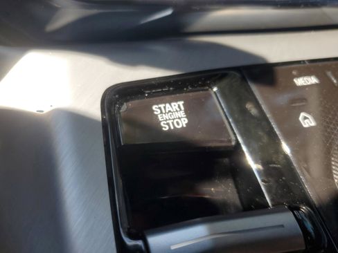 Used 2025 BMW X3 xDrive30i w/ Premium Package image 32