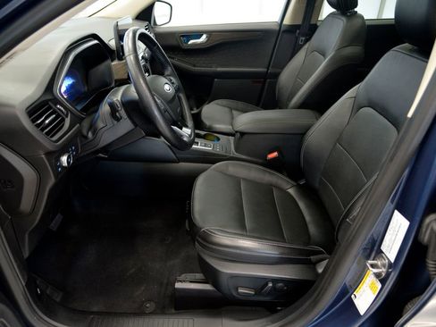 Used 2020 Ford Escape Titanium image 15