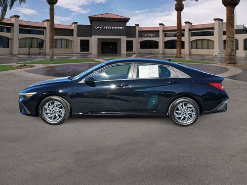 Certified 2025 Hyundai Elantra Hybrid FWD image 5