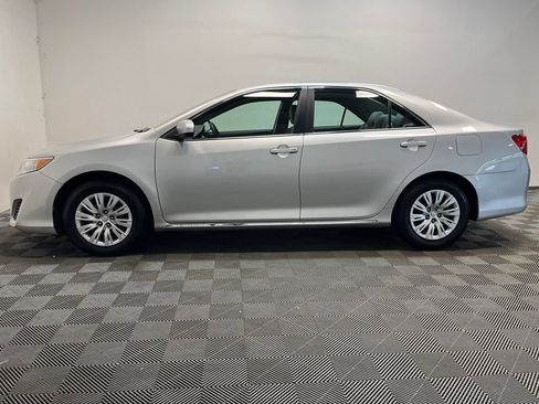 Used 2014 Toyota Camry LE FWD image 23
