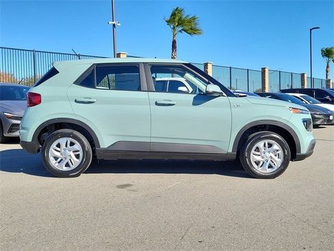 New 2026 Hyundai Venue SE image 23