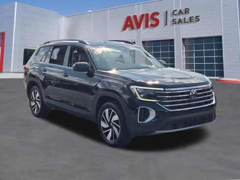 Used 2025 Volkswagen Atlas SE FWD image 3