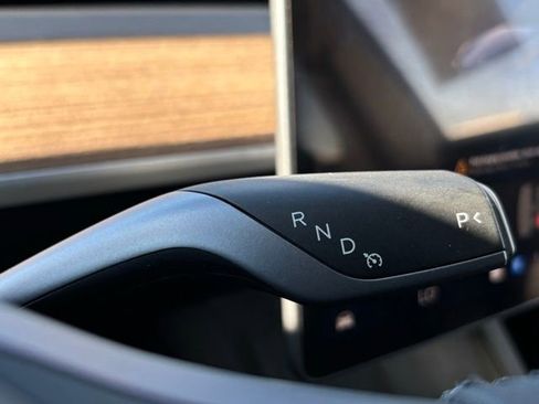 Used 2024 Tesla Model Y Long Range image 37