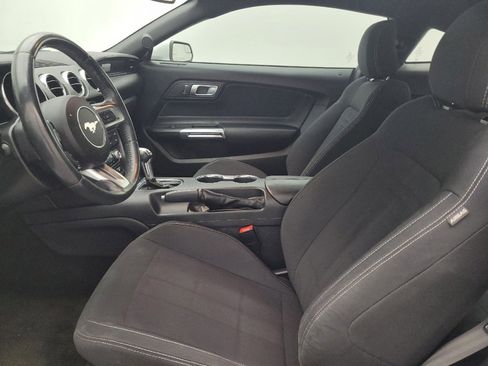 Used 2018 Ford Mustang Coupe RWD image 17