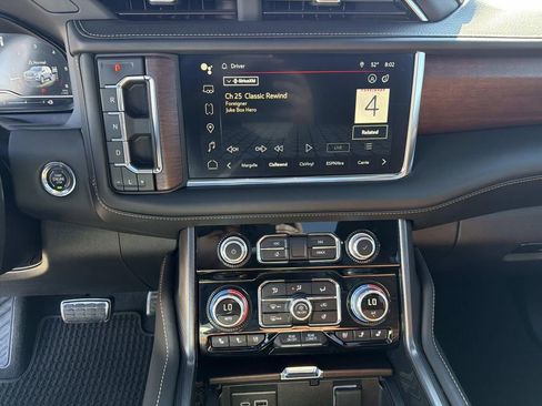 Used 2023 GMC Yukon XL Denali Ultimate image 33