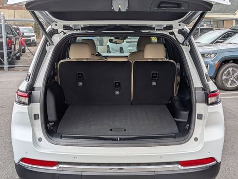 Certified 2023 Jeep Grand Cherokee Limited image 30