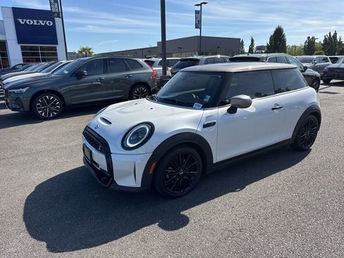 Used 2024 MINI Cooper S FWD image 1