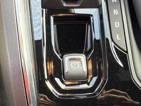 New 2026 GMC Canyon Elevation w/ Convenience Package image 11