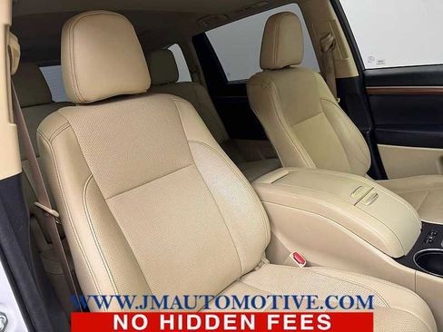 Used 2017 Toyota Highlander Limited image 23