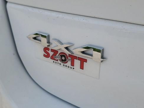 Used 2024 Jeep Grand Cherokee Laredo X AWD/4WD image 31