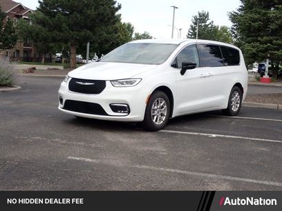 Used 2024 Chrysler Pacifica Touring-L
