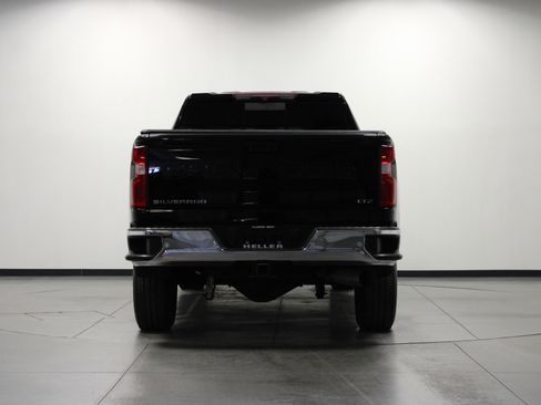 Used 2022 Chevrolet Silverado 2500 LTZ w/ LTZ Convenience Package image 5