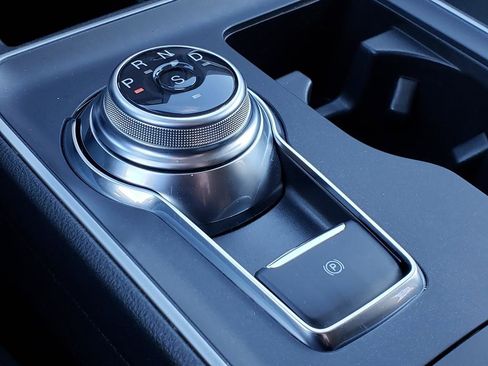 Used 2023 Ford Edge SE w/ Black Appearance Package image 25