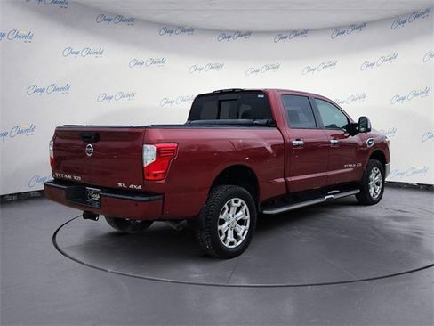 Used 2018 Nissan Titan SL image 5