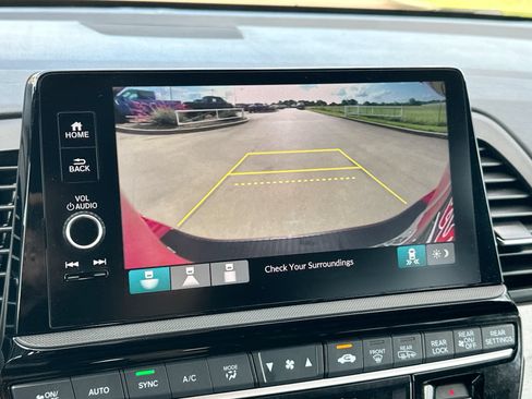 Used 2025 Honda Odyssey Sport-L image 17