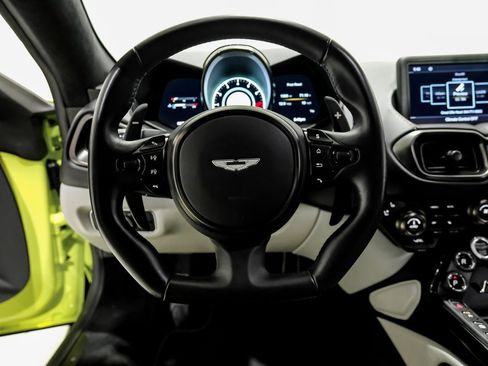 Used 2023 Aston Martin V12 Vantage image 12