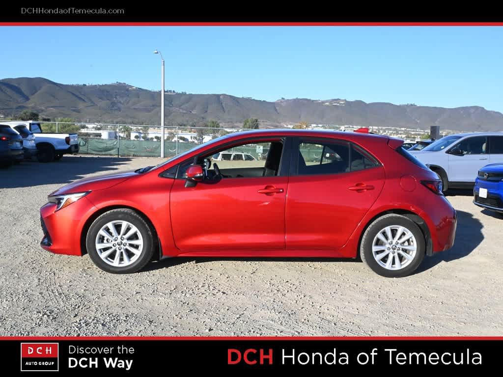 Used 2025 Toyota Corolla SE w/ SE Package FWD image 4