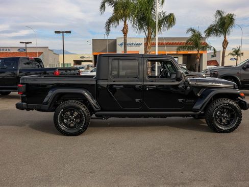New 2025 Jeep Gladiator Willys image 3