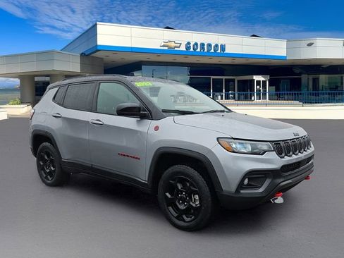 Used 2023 Jeep Compass Trailhawk image 6