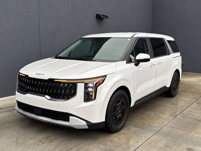 Used 2025 Kia Carnival