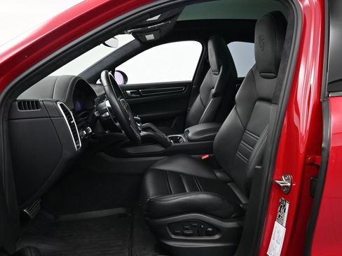 Used 2023 Porsche Cayenne GTS w/ Premium Package Plus image 5