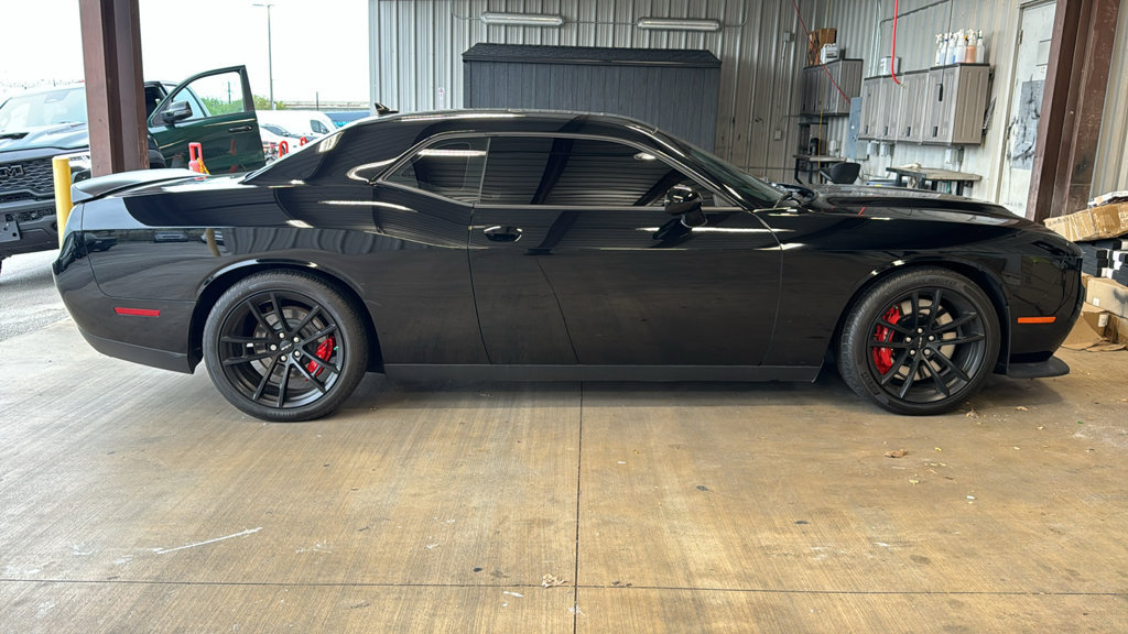 Used 2023 Dodge Challenger SRT Hellcat RWD image 6