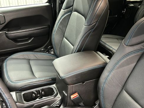 Used 2024 Jeep Wrangler Unlimited Rubicon 4xe w/ Technology Group image 27