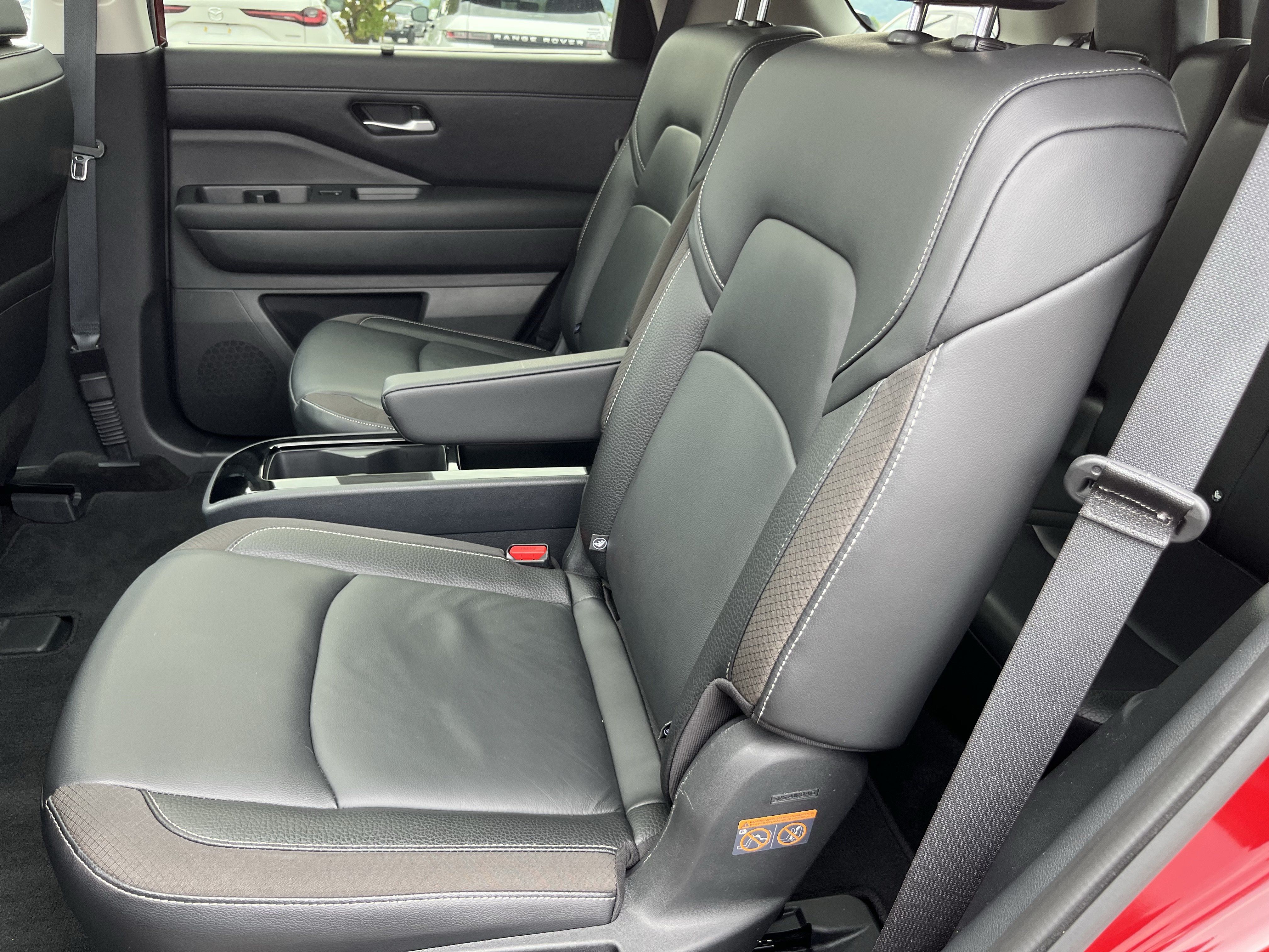 Used 2024 Nissan Pathfinder SL w/ SL Premium Package AWD/4WD image 18