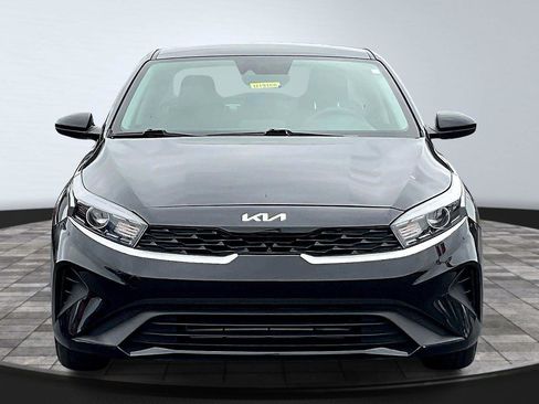 Used 2023 Kia Forte LXS image 3