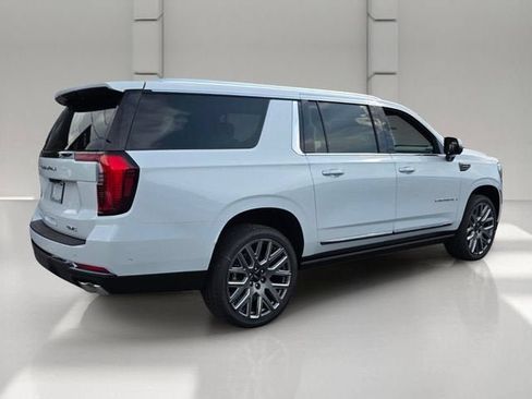 New 2026 GMC Yukon XL Denali Ultimate AWD/4WD image 5
