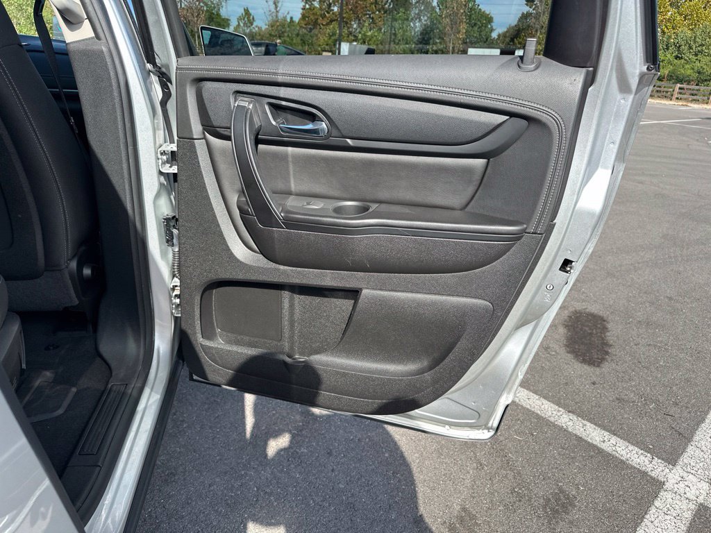 Used 2017 Chevrolet Traverse LT FWD image 25
