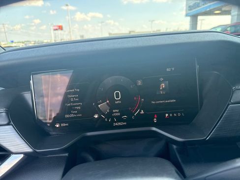 Used 2026 GMC Acadia Elevation w/ Elevation Premium Package FWD image 27