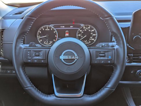 Used 2023 Nissan Pathfinder SL w/ Lighting Package (N92) image 20