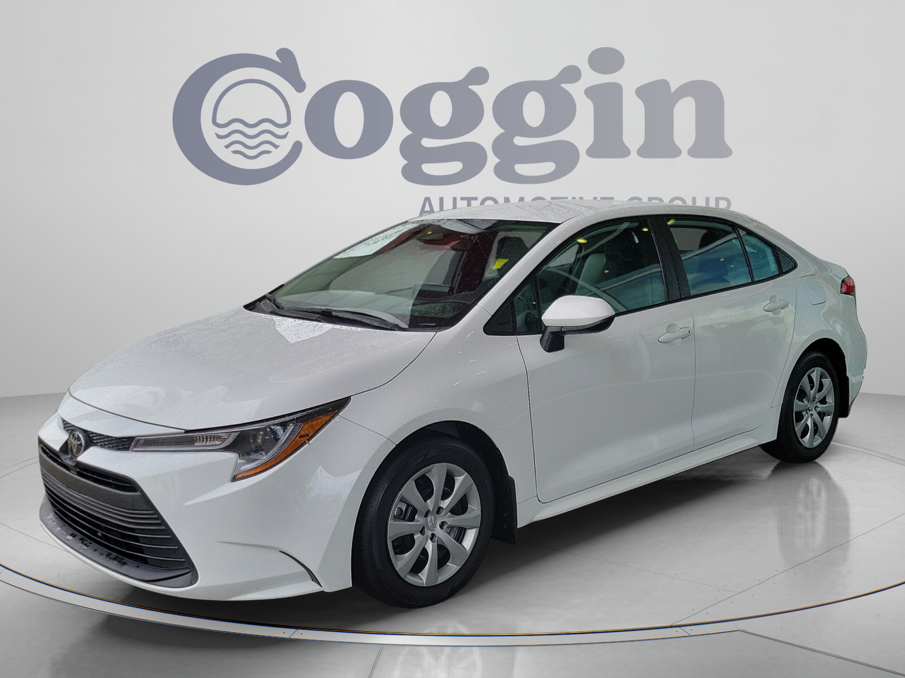 Used 2025 Toyota Corolla LE FWD image 1