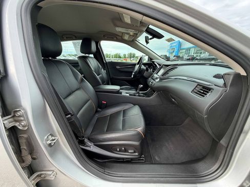 Used 2018 Chevrolet Impala Premier FWD image 18