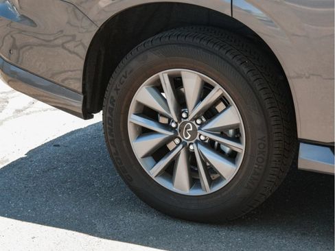 Used 2025 INFINITI QX80 Pure AWD/4WD image 4
