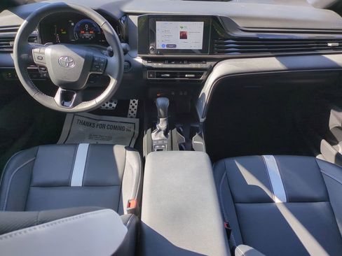 Used 2025 Toyota Camry SE image 14