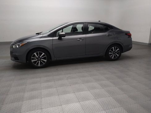 Used 2021 Nissan Versa SV image 2