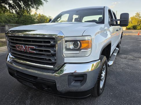 Used 2015 GMC Sierra 2500 2WD Crew Cab image 3