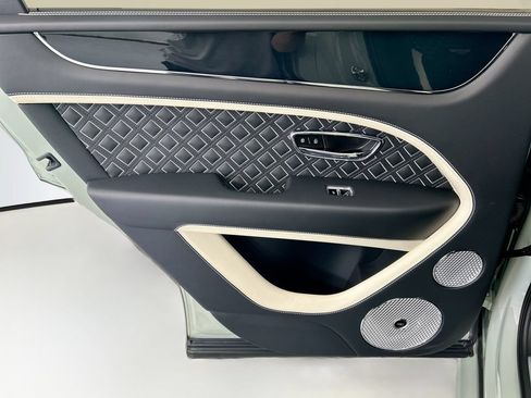 Used 2023 Bentley Bentayga Speed AWD/4WD image 25
